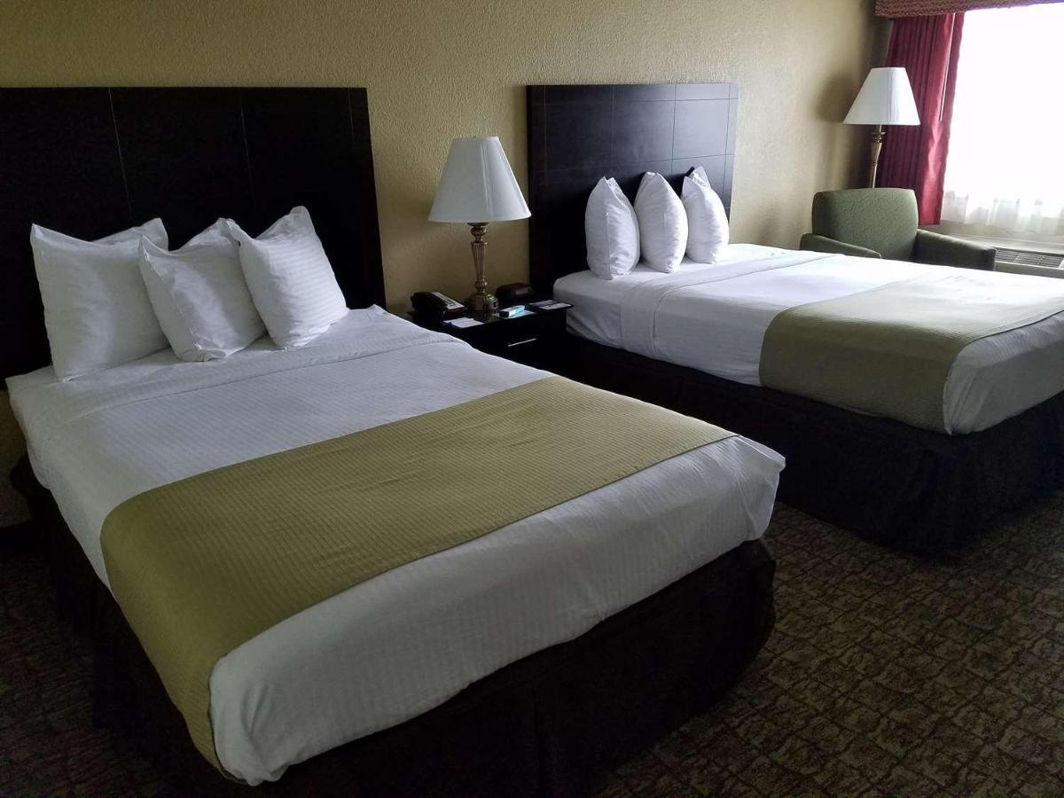 Best Western Crossroads Inn Дефьюниак-Спрингс Экстерьер фото