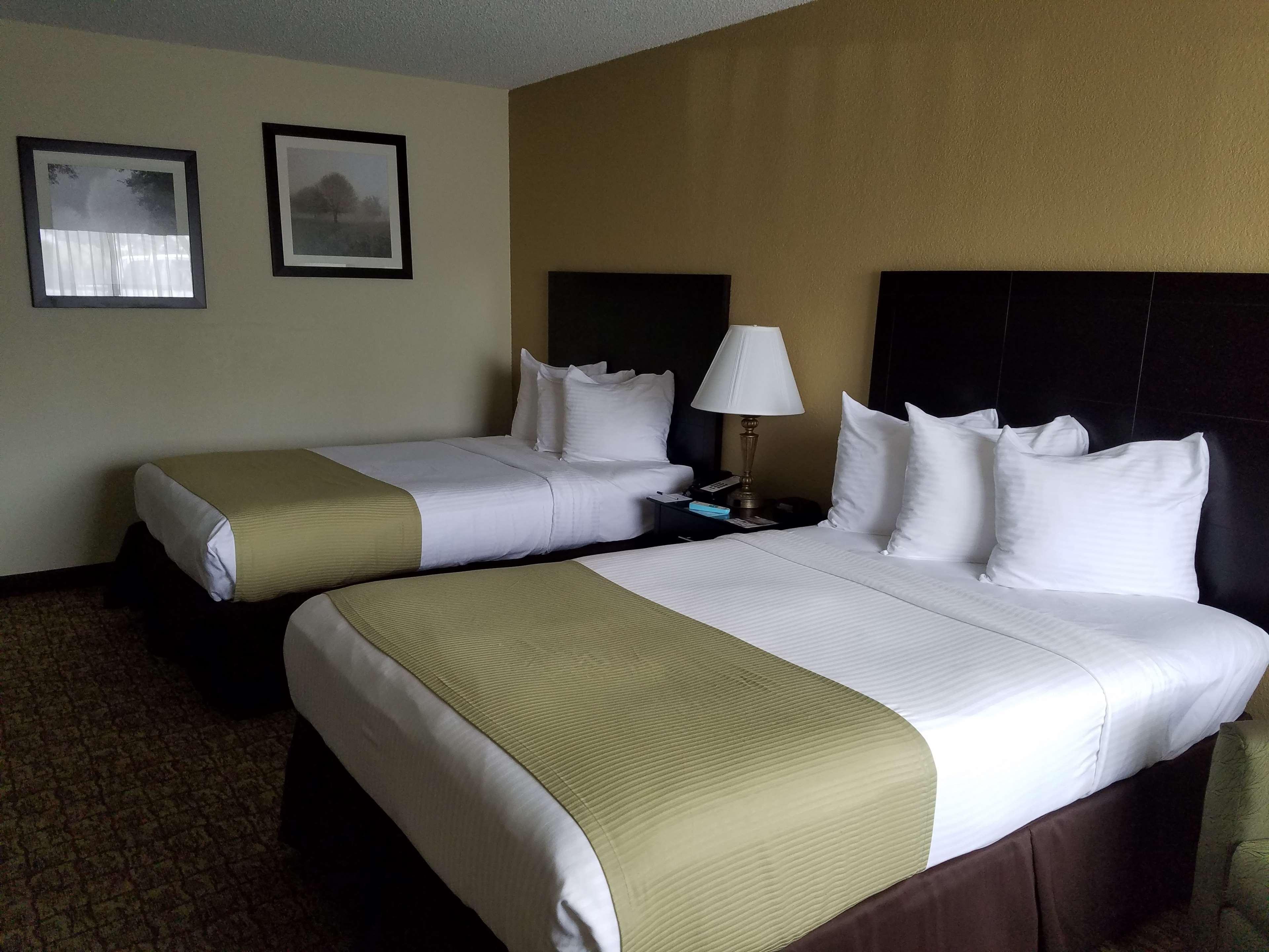Best Western Crossroads Inn Дефьюниак-Спрингс Экстерьер фото