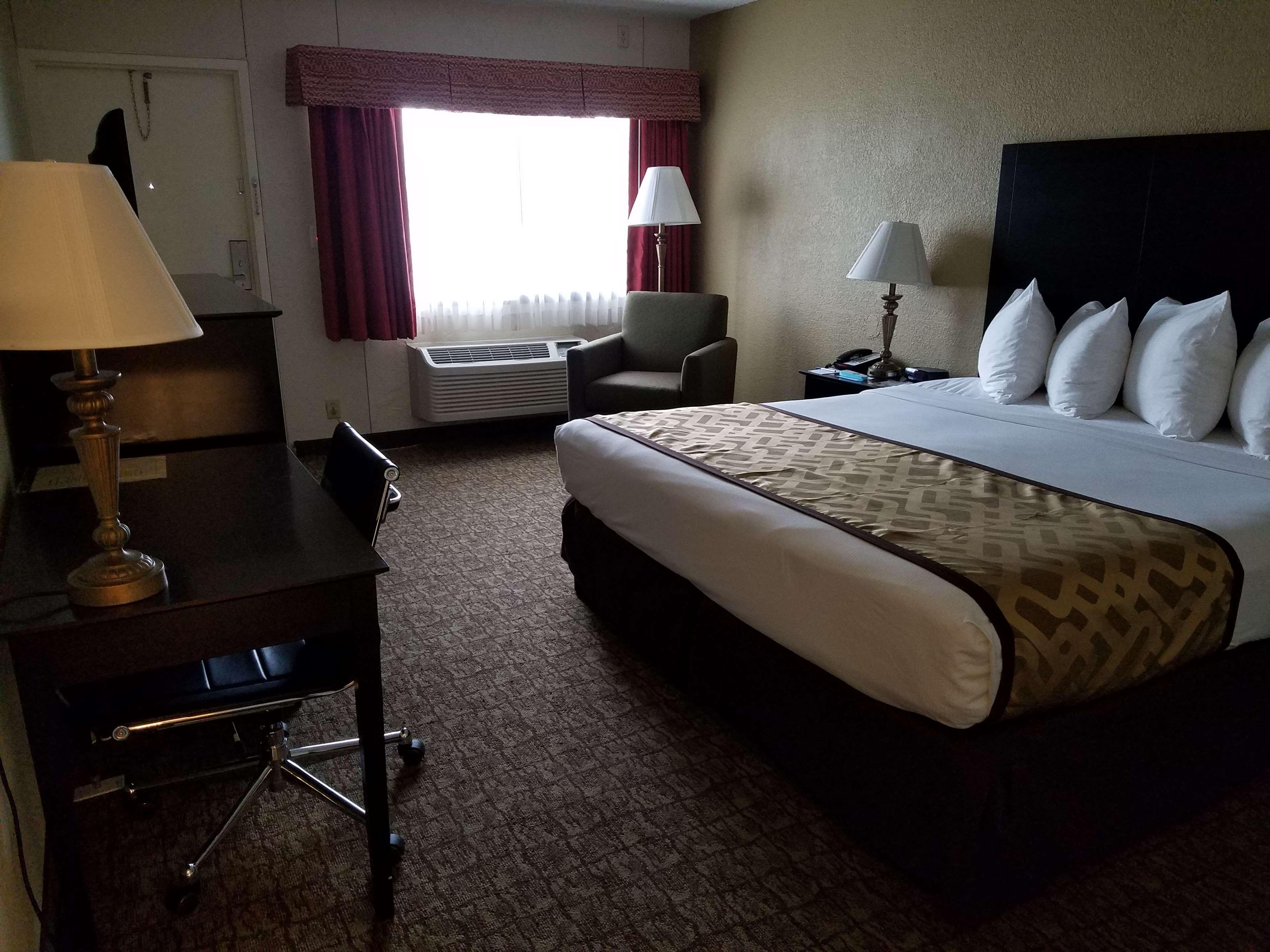 Best Western Crossroads Inn Дефьюниак-Спрингс Экстерьер фото