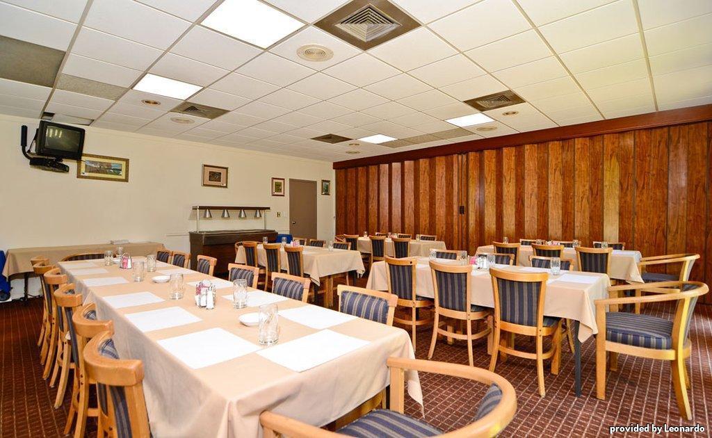 Best Western Crossroads Inn Дефьюниак-Спрингс Бизнес фото