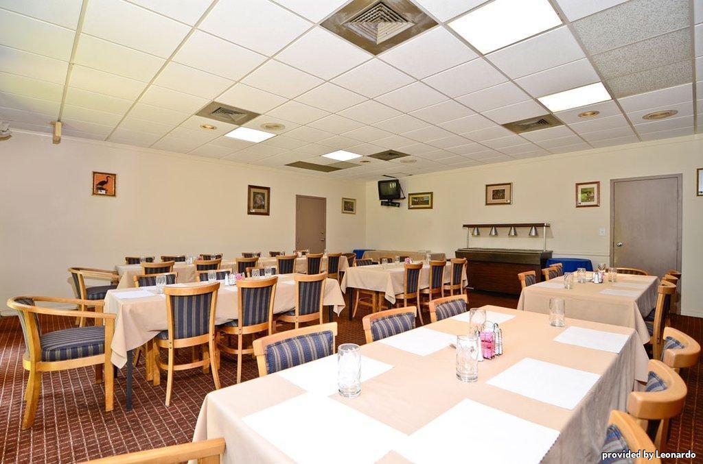 Best Western Crossroads Inn Дефьюниак-Спрингс Бизнес фото