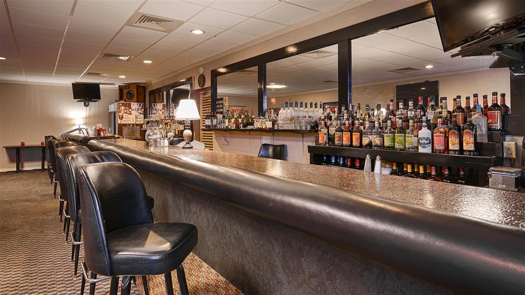 Best Western Crossroads Inn Дефьюниак-Спрингс Ресторан фото